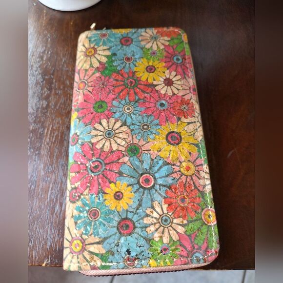 Sugar Magnolia Floral Multicolor Long Wallet - Picture 2 of 5